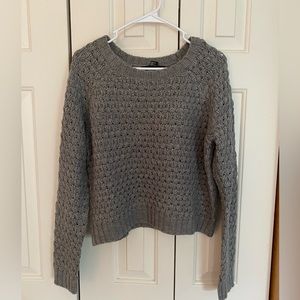 Forever 21 grey sweater size medium